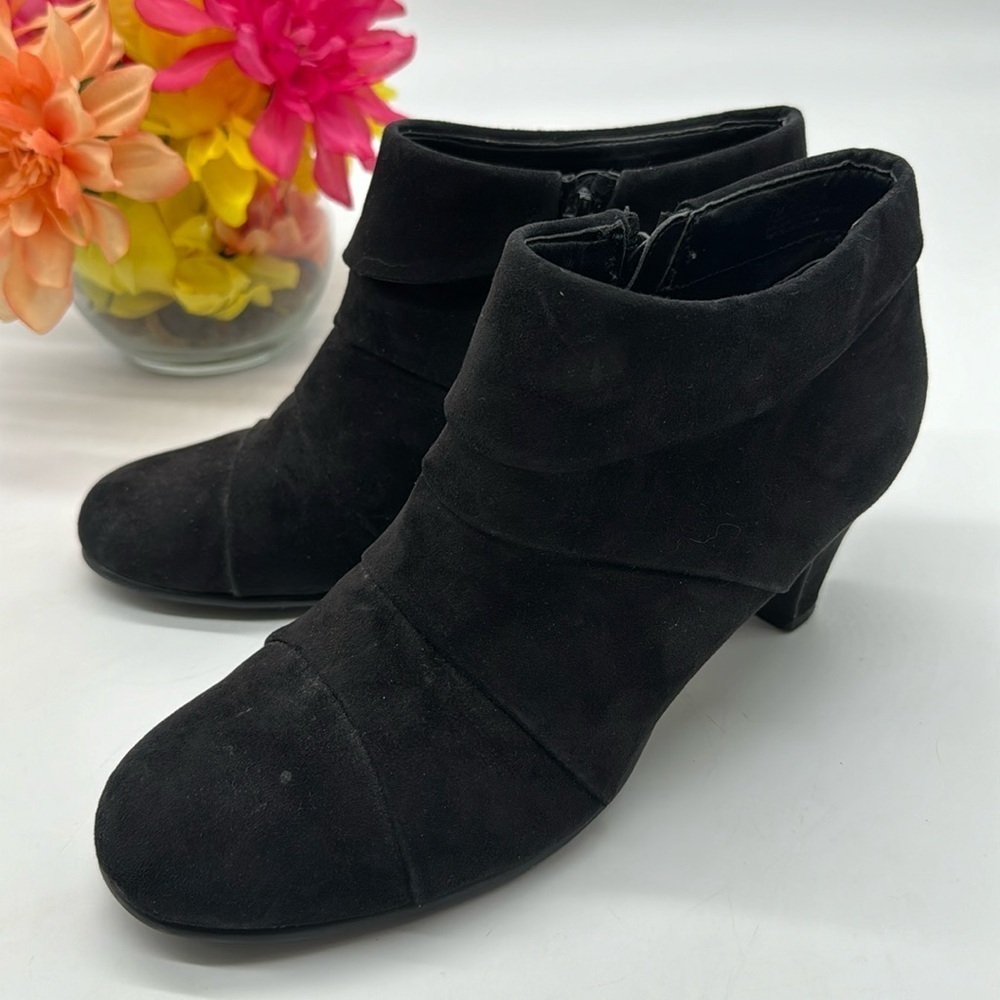 Aerosoles Black Suede Ankle Boots Size 7 BAB6408J